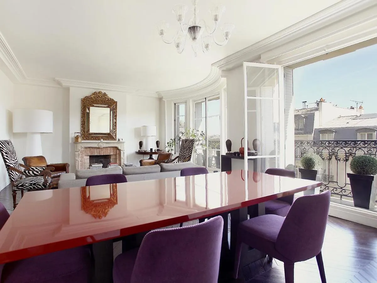 Outstanding 2 Bedrooms With A Terrific Eiffel Tower View Paris
