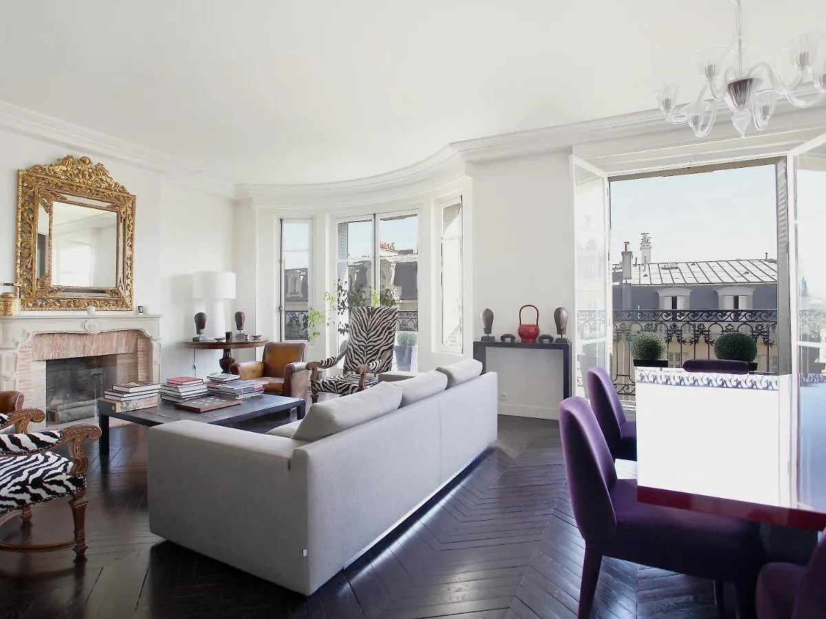 Apartment Outstanding 2 Bedrooms With A Terrific Eiffel Tower View *
