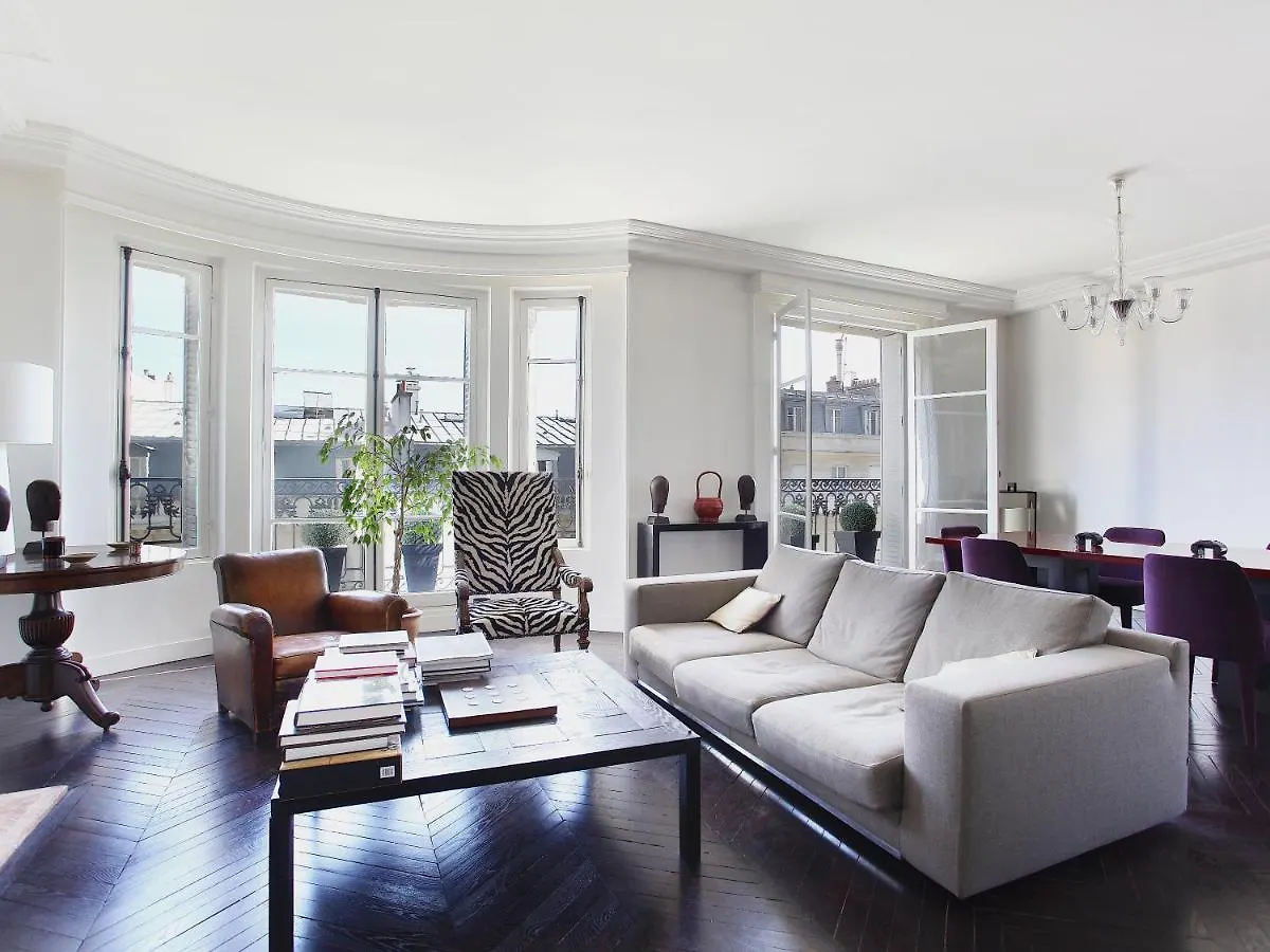 Outstanding 2 Bedrooms With A Terrific Eiffel Tower View